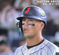 プロ野球選手が目の下に貼る（塗る）アイブラック投手の使用はOKですか