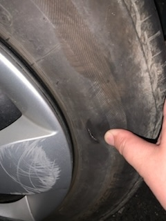 車のタイヤがパンクしました。イタズラかどうかわかる方教えてくだ