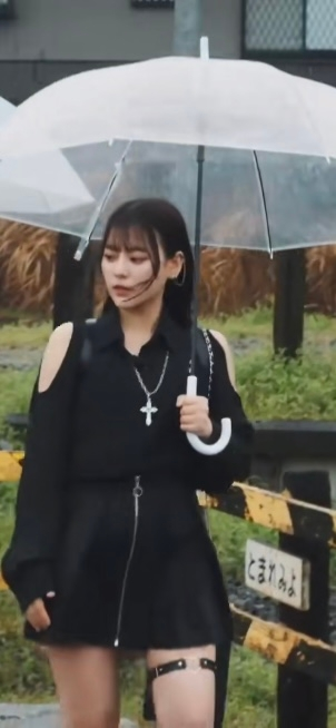 明日私は誰かの彼女のゆあてゃが着ていたこの服はどこに売ってます 