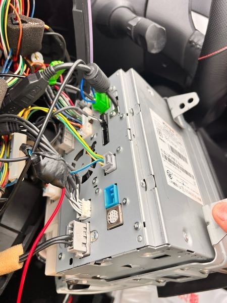 日産セレナc26に乗っております。MC-313D-Wのナビを使 - Yahoo!知恵袋