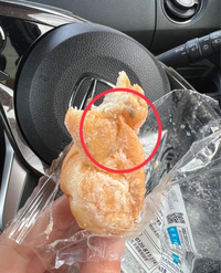 セブンイレブンでパンを購入したら黒い箇所がありました。これはカ 