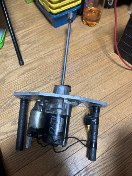 レーシングカートの外部エンジンスターターに関する質問です。電動