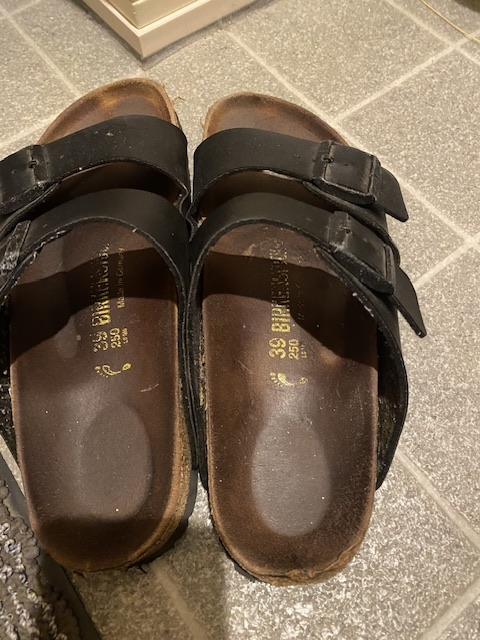 ビルケンシュトックのサンダルについてです。今履いている頂き物