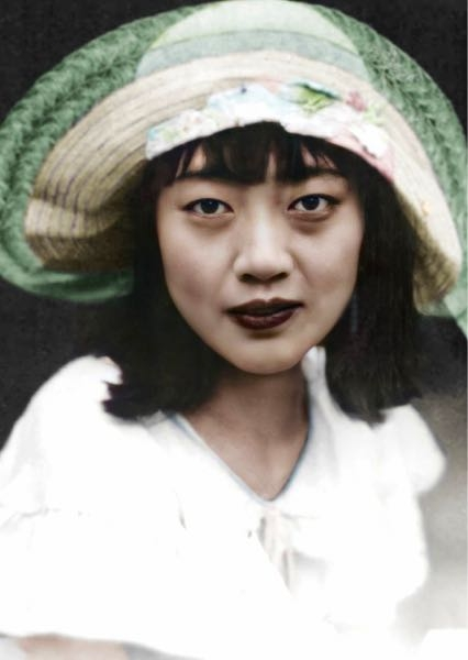 この人の顔の写真を見て皆さんはどう思いますか？(100 年ほど前の写真です。) よろしくお願いします。