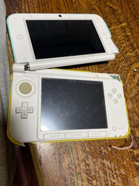 3DSを落としてこんなことになってしまいました。電源を入れても... - Yahoo!知恵袋