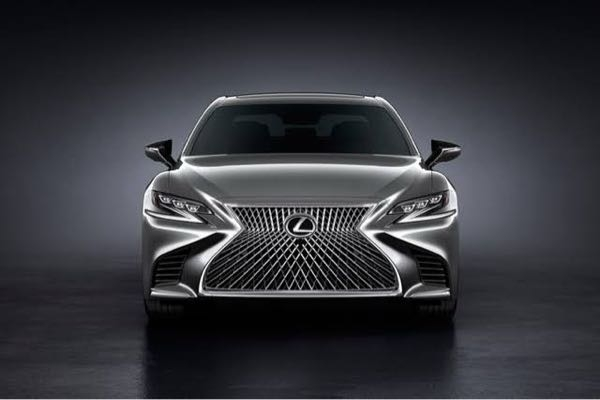 LS500とLS500hでは静粛性かなり変わりますか？ 変わるとしてもエンジン音だけでしょうか 風きり音は変わりませんか？
