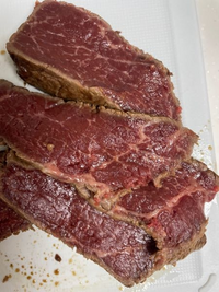 大至急
牛肉なのですが、これを肉寿司として食べても良いですか？ 