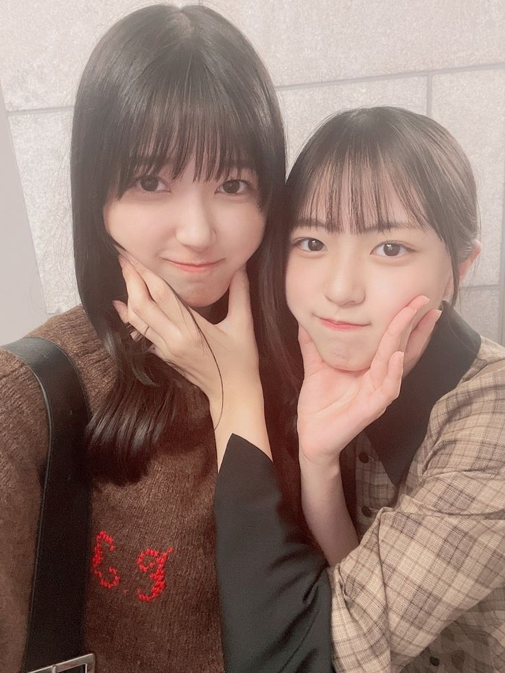 乃木坂46の五百城茉央と日向坂46の正源司陽子について この二人は従兄弟ですが オーディションにたまたま二人共受かったんですか？ それとも運営は従兄弟だと知って合格させたんですか？