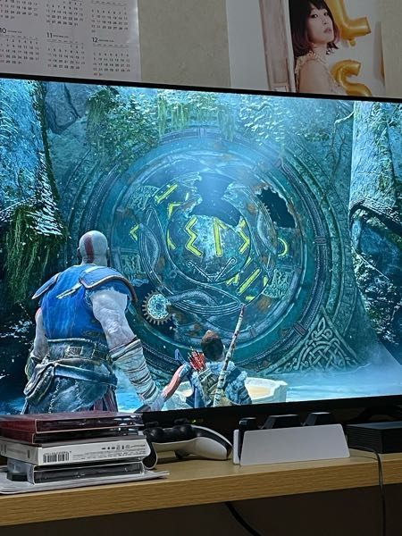 大至急回答お願いします！ ゴッドオブウォーというゲームのこの写真はどうやって攻略しますか？