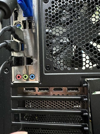 デスクトップPCのマルチディスプレイについて質問です。マザボ