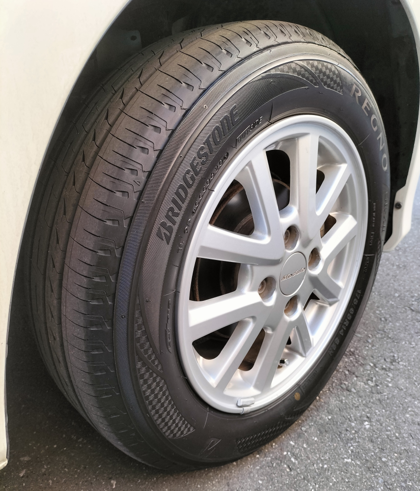 175/65R14バリ山４本セットアクア等コンパクトカーに コンパクトカーでタイヤのサイズが175/65R14は絶』 トヨタ アクア