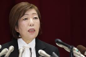 【日大理事長の次の候補★大喜利】 林真理子理事長が辞任することは考えなかったのかという質問に対しては 「（前略）まだ改革が途中であるということ、いろいろな要因がございます けれども、それについては詳しくここでお話しするつもりはございません」と 述べました。 ここで大喜利 誰か改革が出来そうな人に、理事長就任をお願いしてください。 例）「和田アキ子」