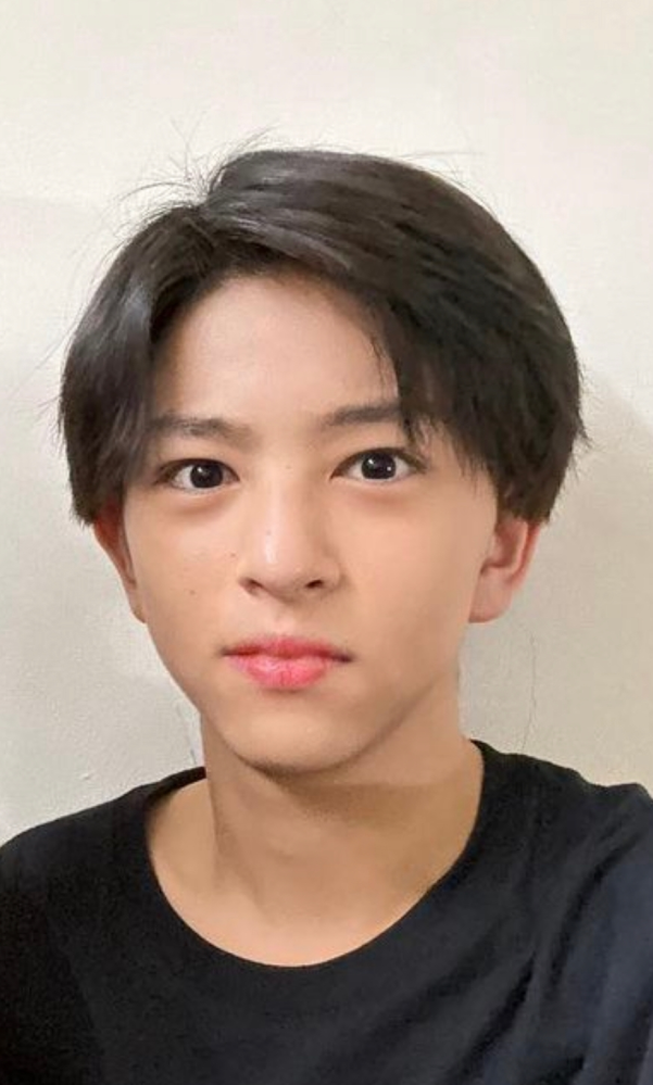イケメンですか？あと、陽キャっぽいですか？ 正直にどうぞ。