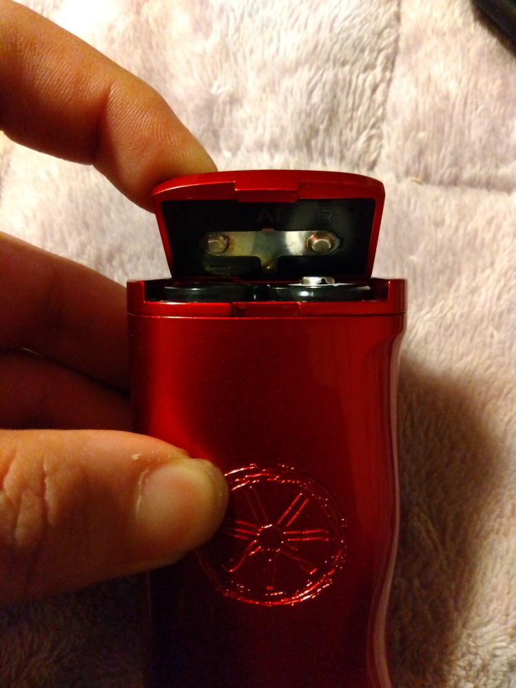 vapeの質問なのですがアスモダス ミニキン3の電池の蓋が閉まらないのですが何が原因でしょうか初期不良なのでしょうか
