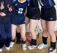 女子バレーのユニフォームの下には何か着てるんですか