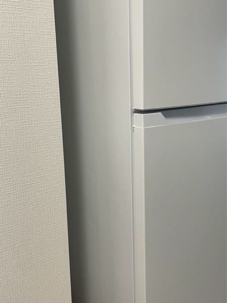 新品の冷蔵庫の側面てへこんでるもんですか？たまに商品によってあ 