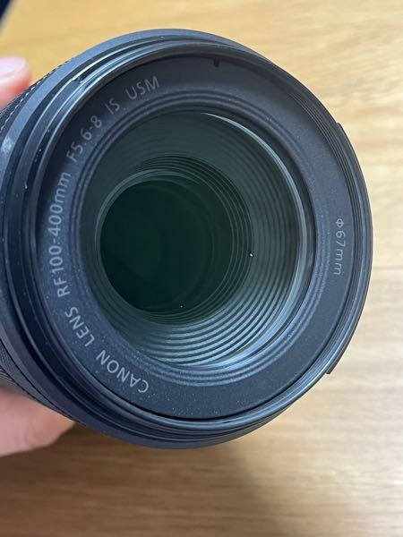 カメラレンズの中に思いっきりゴミが見えまして、これは撮影に影響