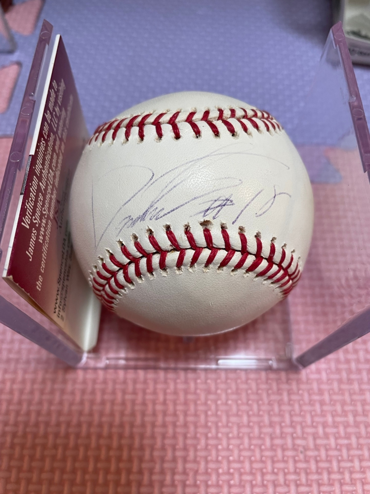 このサインは誰のものか分かりますか？MLB公式球です。どなたか