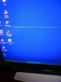 不定期なのですがPCのモニターに白い横線が入る時があります。日