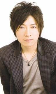 私だけかもしれませんが 声優の小野大輔さんって写真 写真で顔が Yahoo 知恵袋