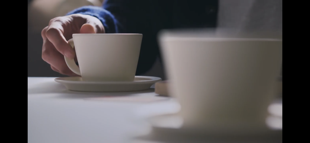 ジャンヌの裁きの第3話で剛太郎さん家に近藤先生が来た時に出したコーヒーカップはどちらのでしょうか。
