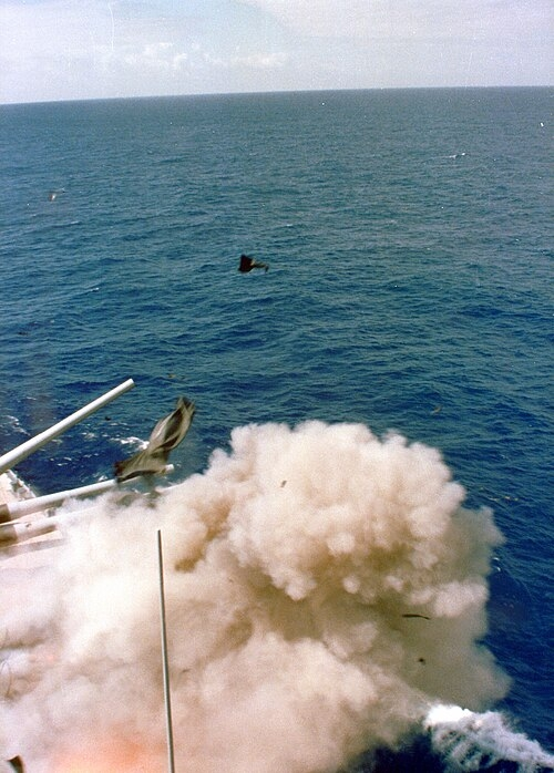 戦艦アイオワについて質問です、1989年4月19日に2番砲塔が誘爆するアクシデントが発生しましたよね、あの爆発で砲身が吹っ飛んだらしいのですがどうやって主砲を修理したのでしょうか？ 戦艦の主砲はロストテクノロジーで作れないと聞いたのですが。