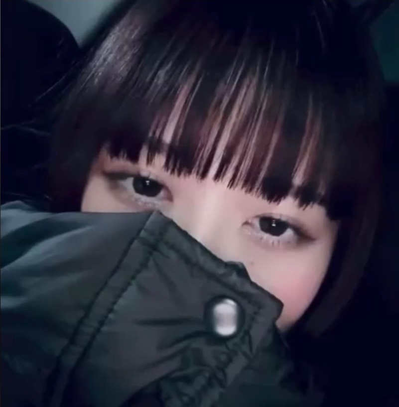 こちらの画像の女の子誰かわかる方いらっしゃいませんか？？アイコンを 
