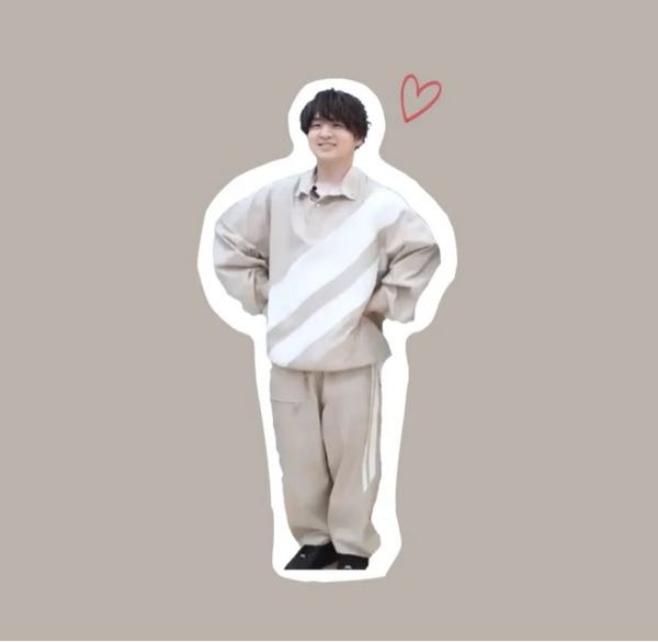 Official髭男dismの藤原聡さんの服装がとても好きです。あのよう