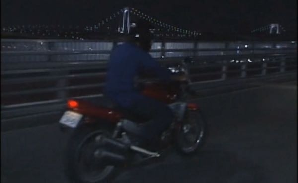 1999年のドラマ 「魔女の条件」で滝沢秀明が 盗んだ赤いネイキッドバイクの 車種教えてほしいです