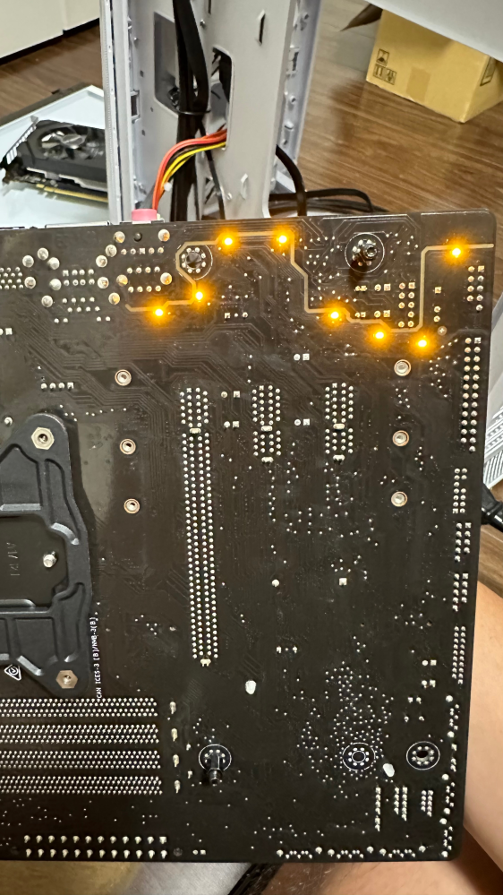 初自作PCです】マザーボードのCPU_LEDランプが点灯』 クチコミ