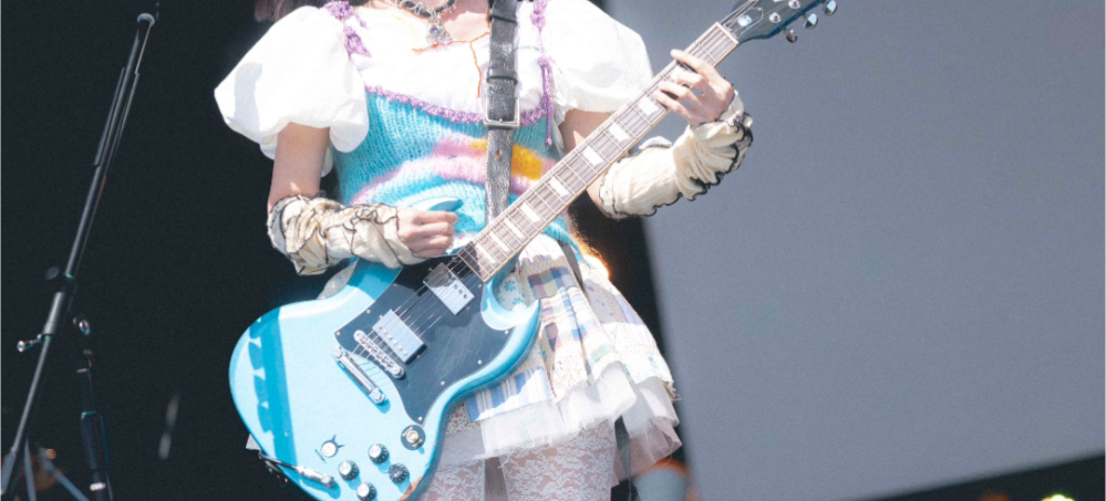 あのちゃんが持ってるこのギターはどこのものでしょうか(;;) - Gib