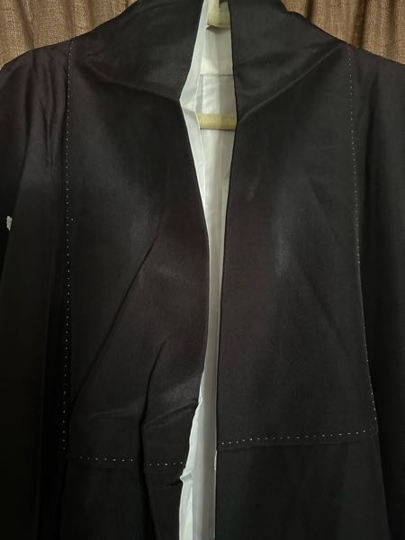 30年くらい前の着物なのですが、(黒留袖)仮縫いのような物があ 