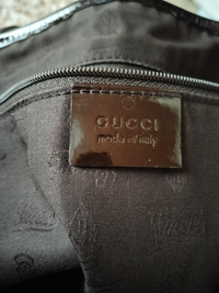 こちらのGUCCIのバッグ本物でしょうか？数年前にメ○○リで中古で購入  