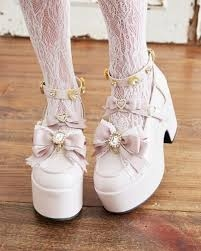 LIZLISAの厚底ビジュープラットフォームローファーの厚底の高さって何