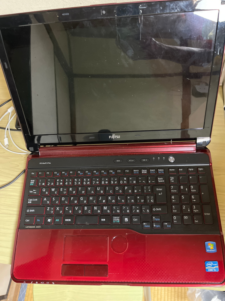 パソコンの売却について質問です。割れてブルースクリーンになった