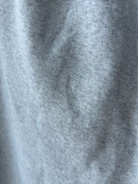 至急です！服を買ったのですがシミのようなものがあります。未使用 