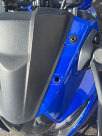 GSX250Rのスクリーン部分なのですが外した時にネジを止めるゴム GSX250Rのスクリーン部分なのですが外した時にネジを止めるゴム
