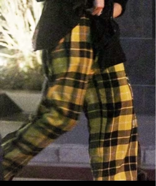米津玄師　着用　soe チェックパンツ 米津玄師さんが履いていたこの黄色のチェック柄パンツは、どちらの