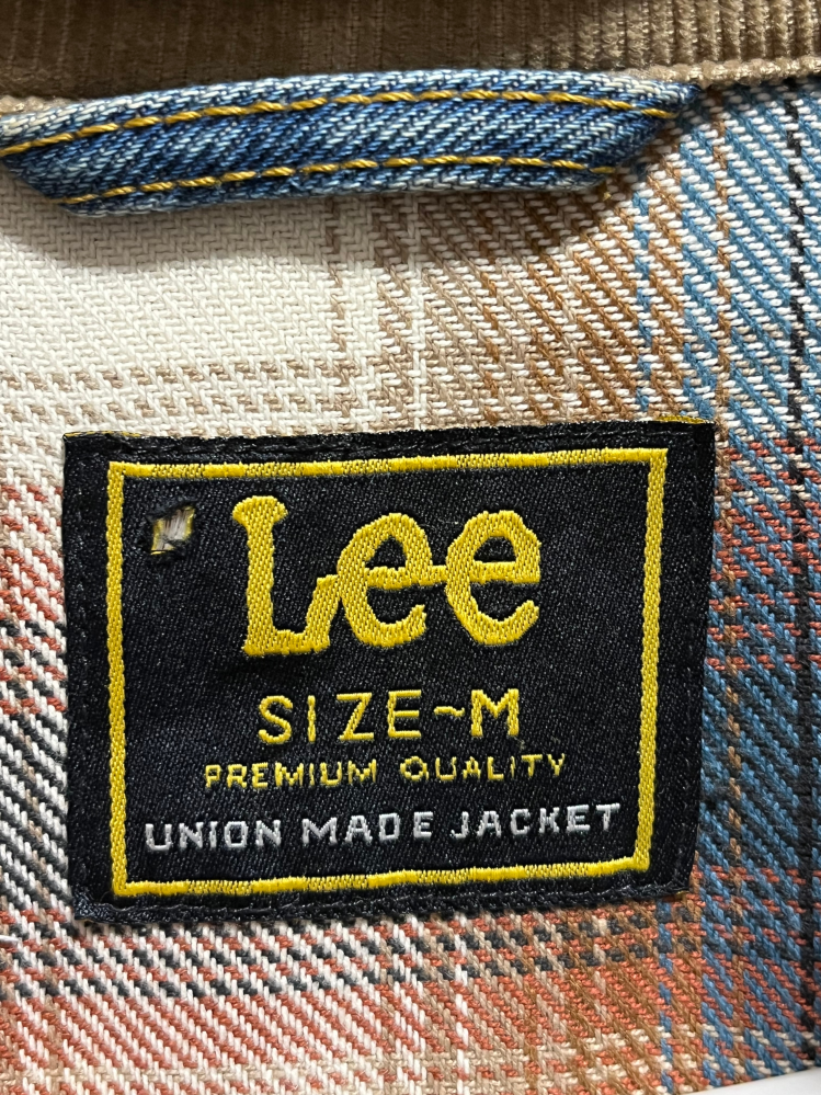 先日フリマアプリで購入したLeeのストームライダーが偽物ではないかと 