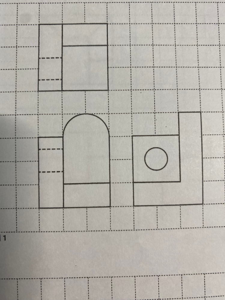 この3面図からどうやって立体図を書けばいいのかわかりません。30分ほどやってみたのですがわからず困っています。できれば画像付きで教えていただけると幸いです。