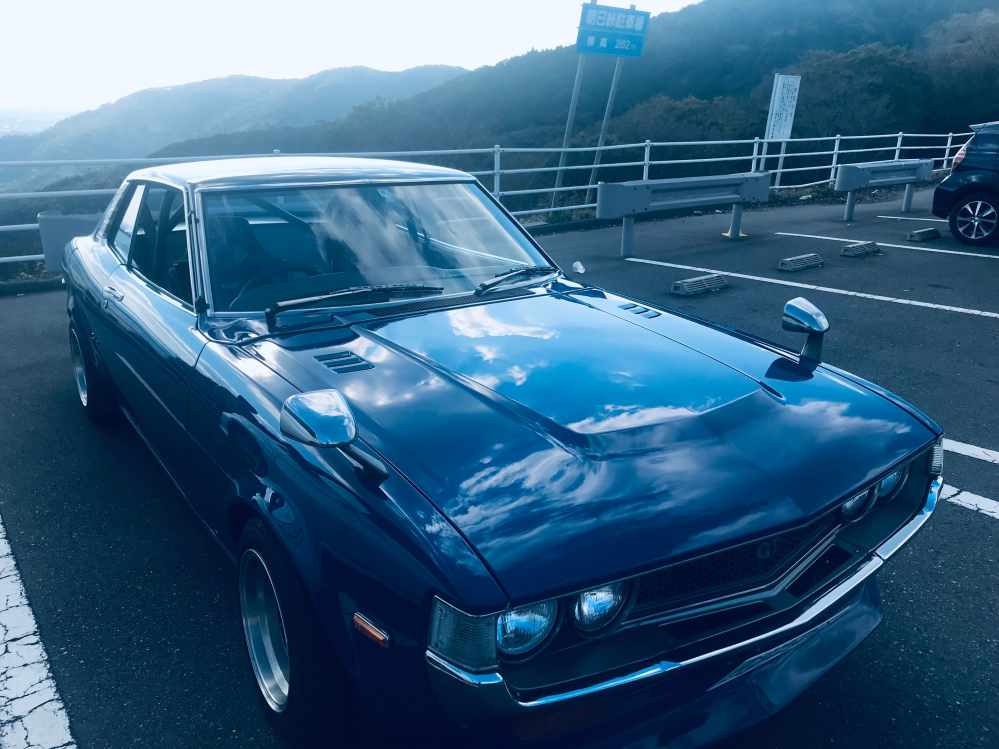 旧車の買取価格って現状渡し300万で販売している場合、どのくらいですか？ 1975年式のダルマセリカ2000GT(RA23)距離7万km屋内保管車を売ろうかと思っていますが随分と前に100万くらいで購入したのですが買取相場ってどのくらいなんでしょうか？