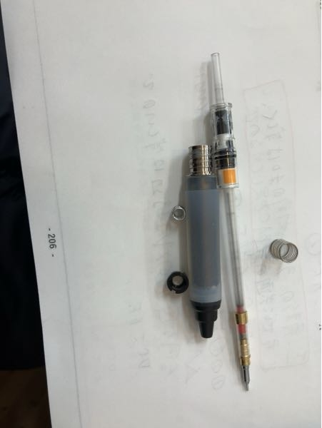 α-gelのクルトガが壊れてしまいました；症状?は、ノックして