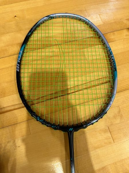 ラケットのガットを張り替えて貰う時は、ガットが切れてなくても自分