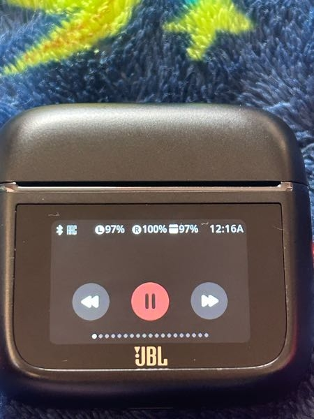 先日、Jbltourpro3を購入したのですが画像の様な感じで左耳のみ音が
