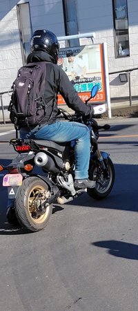 街で見たバイクの名前が知りたいです。ホンダのバイクに詳しい方教えて下さい... - Yahoo!知恵袋