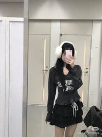 babymonster アヒョン

アヒョンのこの写真の服上下教えてください！！ 