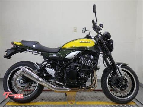 ＳＲ４００とかＺ９００ＲＳの転売屋て結局は儲かったのですか。損したのですか。 ・・・・・・・・・・・・・・・・・・・・・・・・・・・・・・・・・・・・・ ＳＲ４００もＺ９００ＲＳも今では暴落していますが。 よく分からないのですが。 バイクの転売屋て結局は儲かったのですか。損したのですか。 と質問したら。 暴落する前に売った転売屋は儲けた。 という回答がありそうですが。 ですがＳＲ４００とかＺ９００ＲＳの未登録新車を３００万円で買う人ていたのですか。 それはそれとして。 欲しい人は３００万円でも買うとか言う人がいますが。 現実にはそんな人いないと思うのですが。 だから売れ残ったＳＲ４００の未登録新車がまだ売っているのでは。 転売屋て結局は儲かったのですか。損したのですか。 余談ですが。 一番損した人は３００万円でＳＲ４００を買った人ですけど。