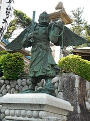 「カラス天狗」と「天狗」は別物なのですか？ 天狗を祀っている神社は初詣には向かないでしょうか？