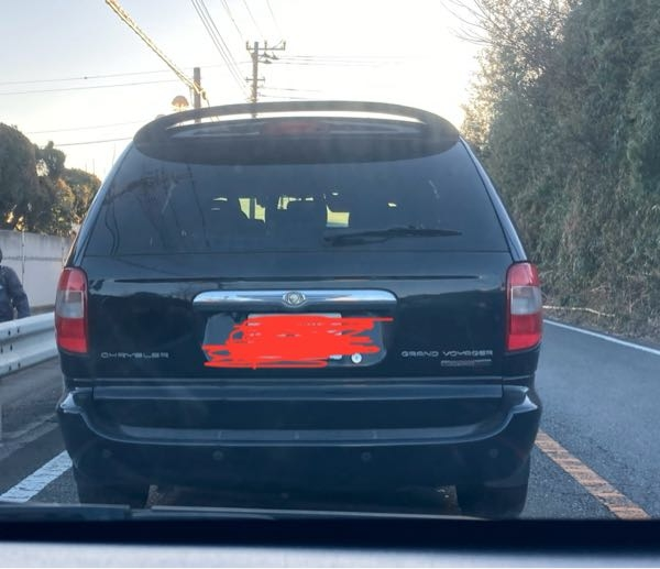 この車は何というメーカーの、何という車ですか？ 通勤時に前を走っていてとても気になりました。