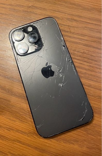 iPhone14を落としてしまい背面ガラスにヒビが入ってしまったの